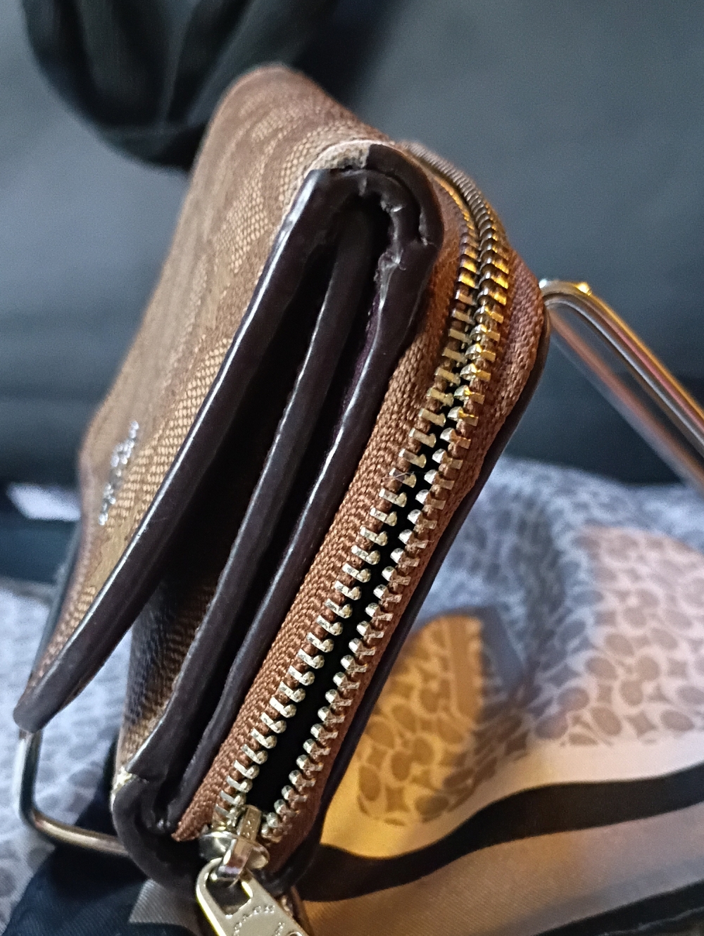 Coach Signature Wallet - Picture 3 of 13